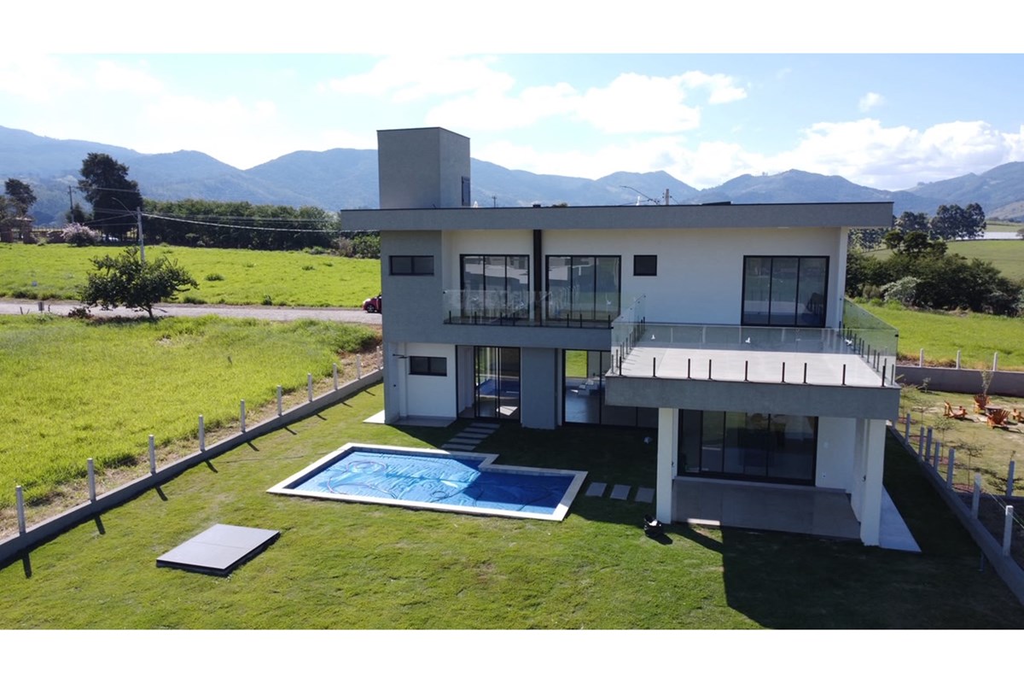 Casa de Condomínio de 3 quartos, 202m² no bairro Centro, em Joanópolis | Eu Corretor