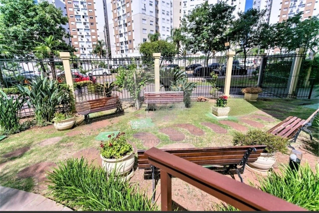 Apartamento para venda no bairro Vila Ipiranga em Porto Alegre