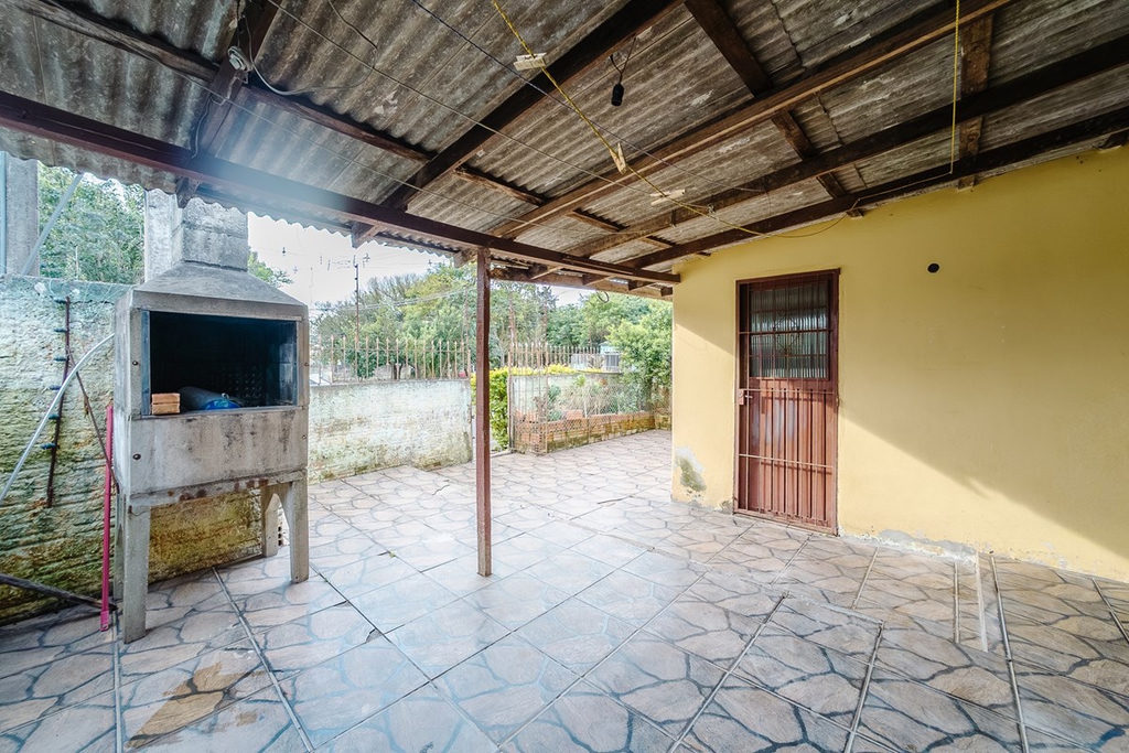Casa para venda no bairro Guajuviras em Canoas