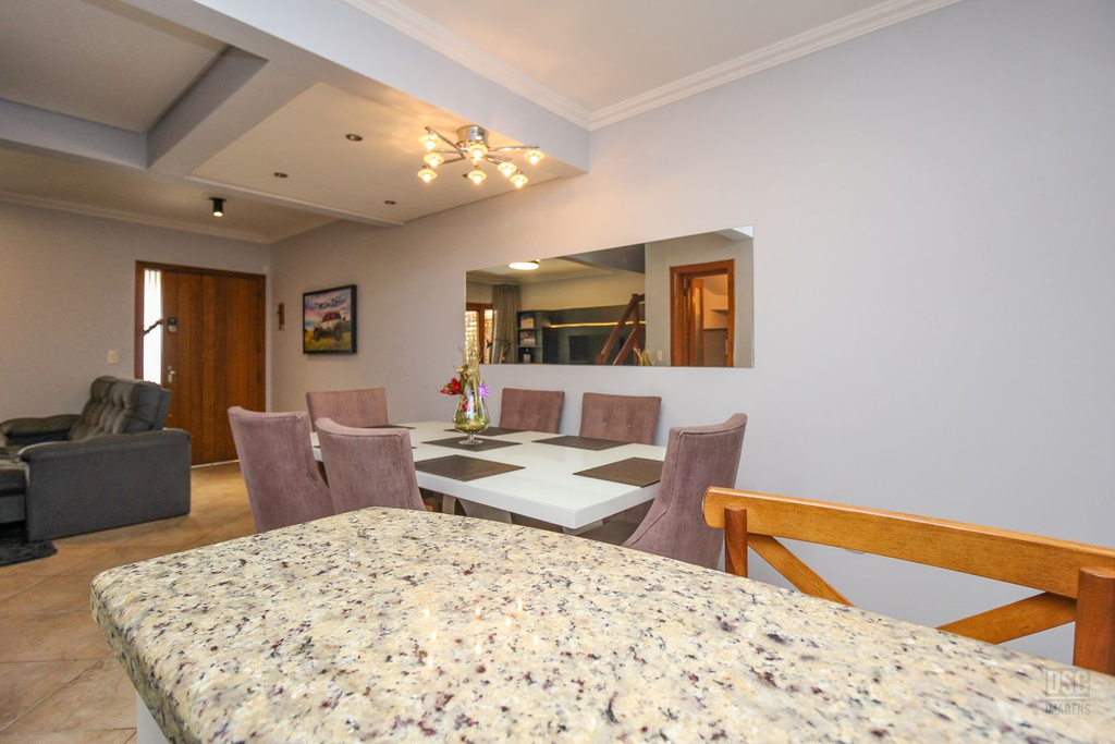 Casa para venda no bairro Hípica em Porto Alegre