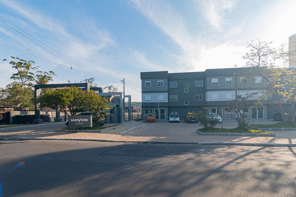 Apartamento para venda no bairro Guarujá em Porto Alegre