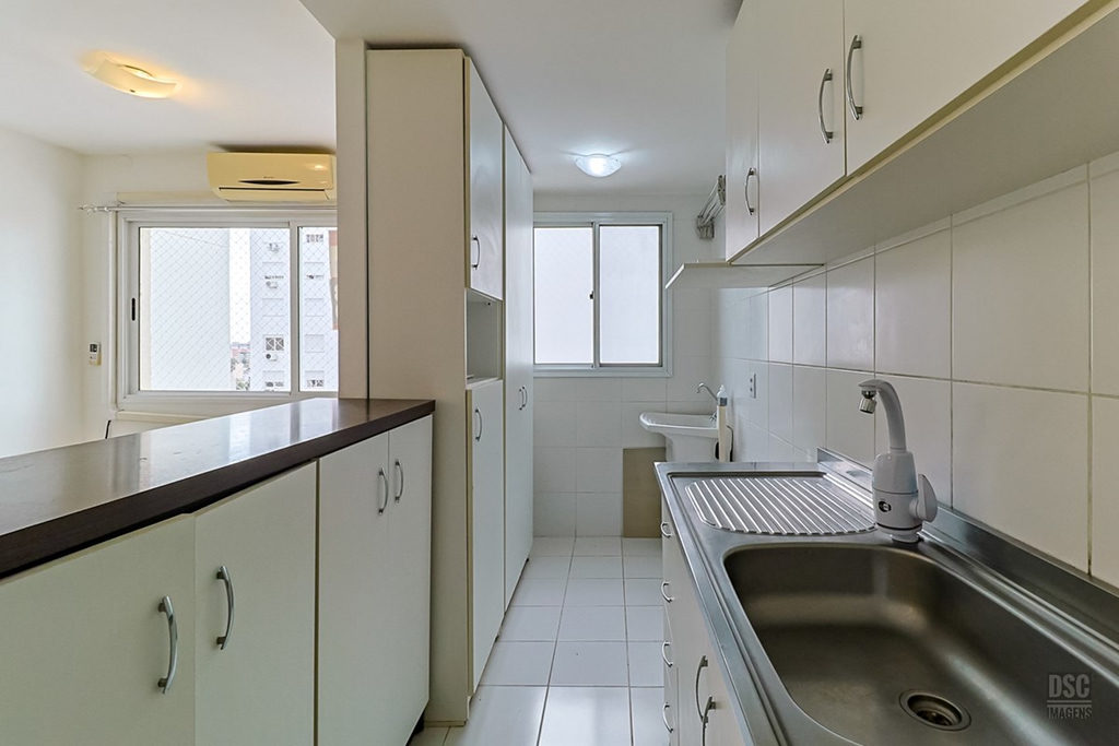 Apartamento para venda no bairro Vila Ipiranga em Porto Alegre
