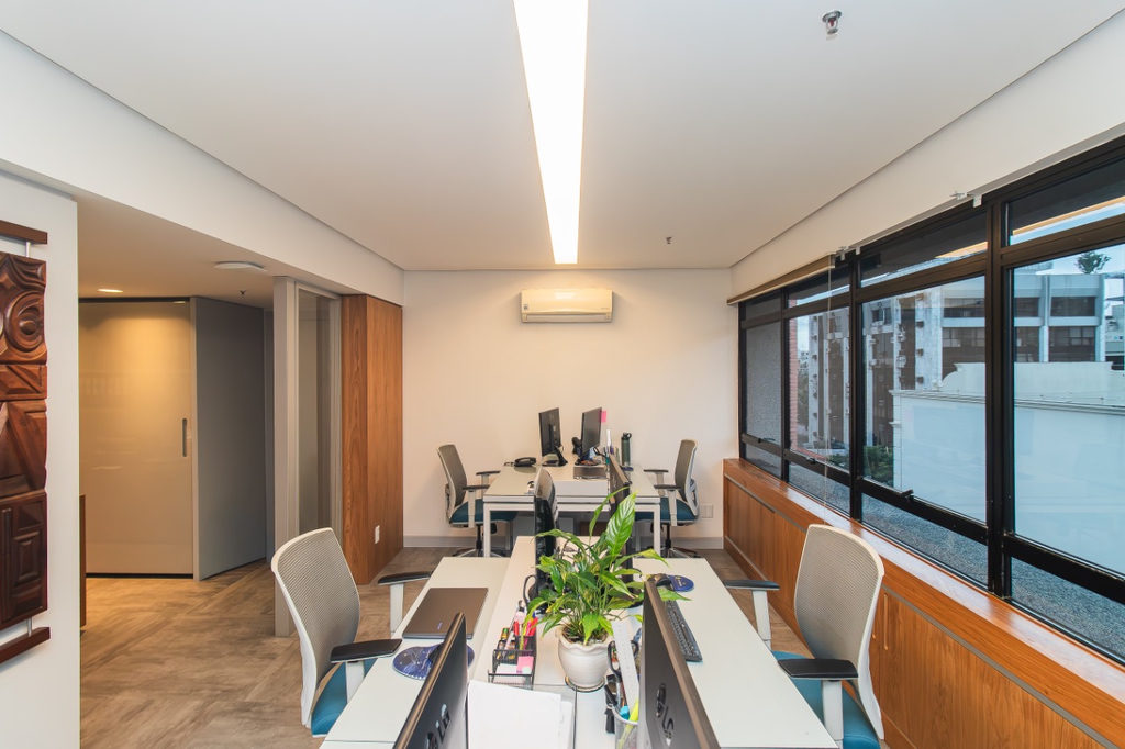 Sala para venda no bairro Moinhos de Vento em Porto Alegre