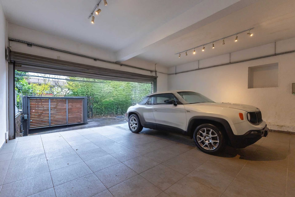 Edifício Comercial para venda no bairro Três Figueiras em Porto Alegre