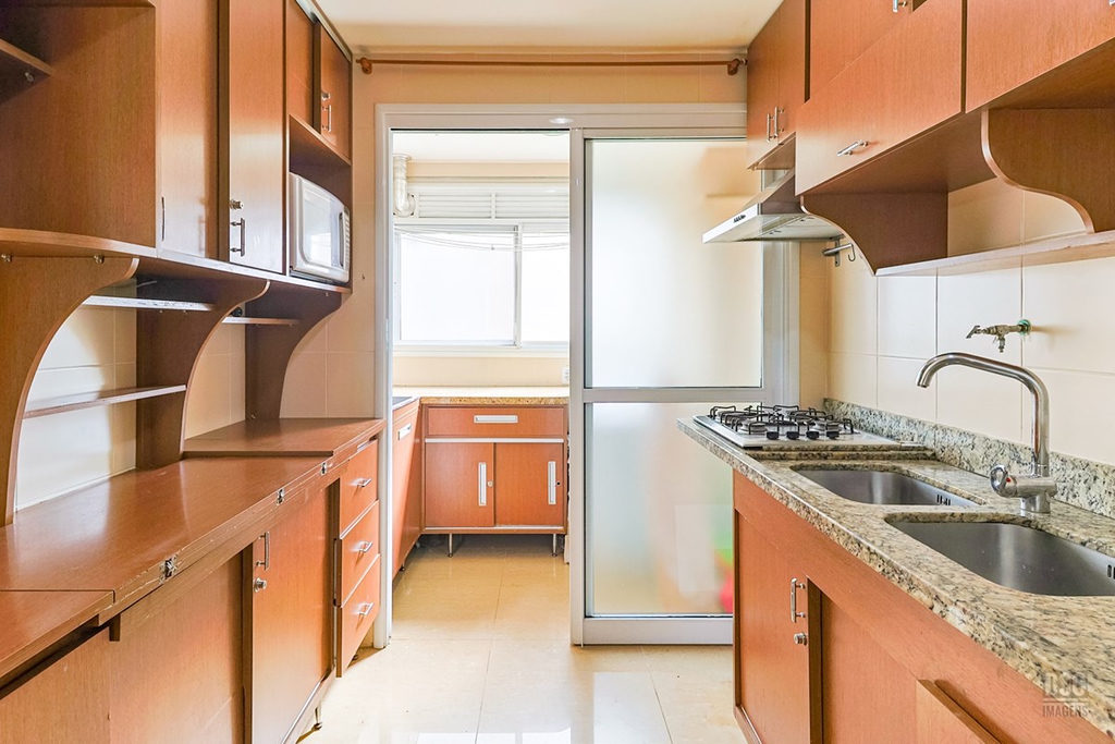 Apartamento para venda no bairro Passo da Areia em Porto Alegre