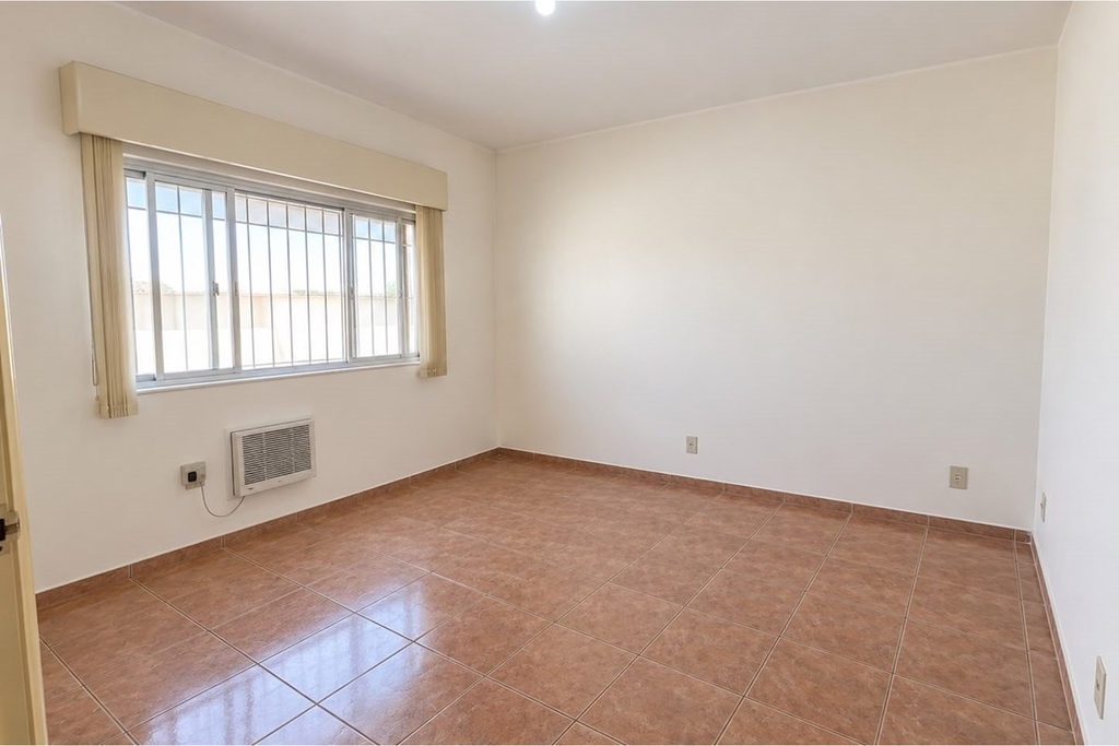 Casa para venda no bairro Centro em Canoas