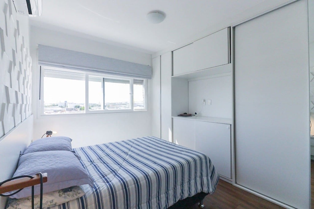 Apartamento para venda no bairro Navegantes em Porto Alegre