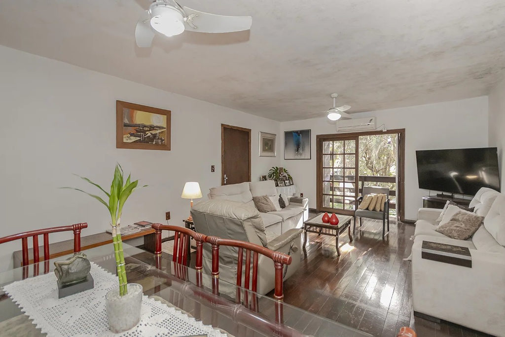 Casa para venda no bairro Jardim Botânico em Porto Alegre