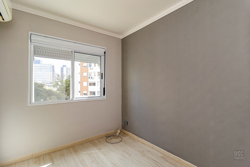 Apartamento para venda no bairro Vila Ipiranga em Porto Alegre