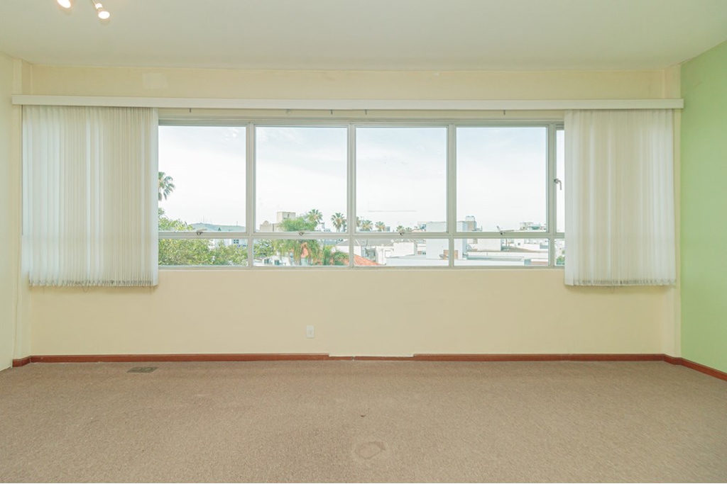 Sala para venda no bairro Petrópolis em Porto Alegre