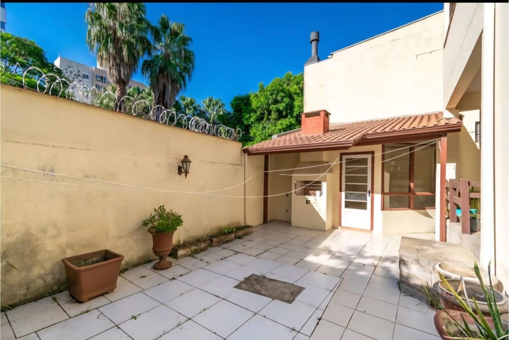 Casa para venda no bairro Azenha em Porto Alegre