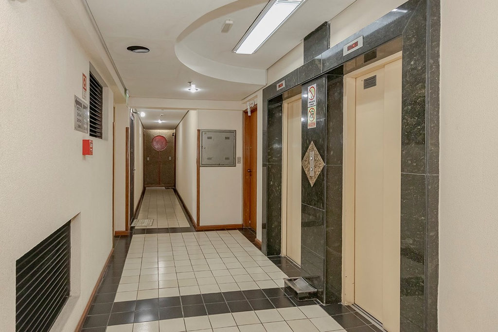 Sala para venda no bairro Floresta em Porto Alegre
