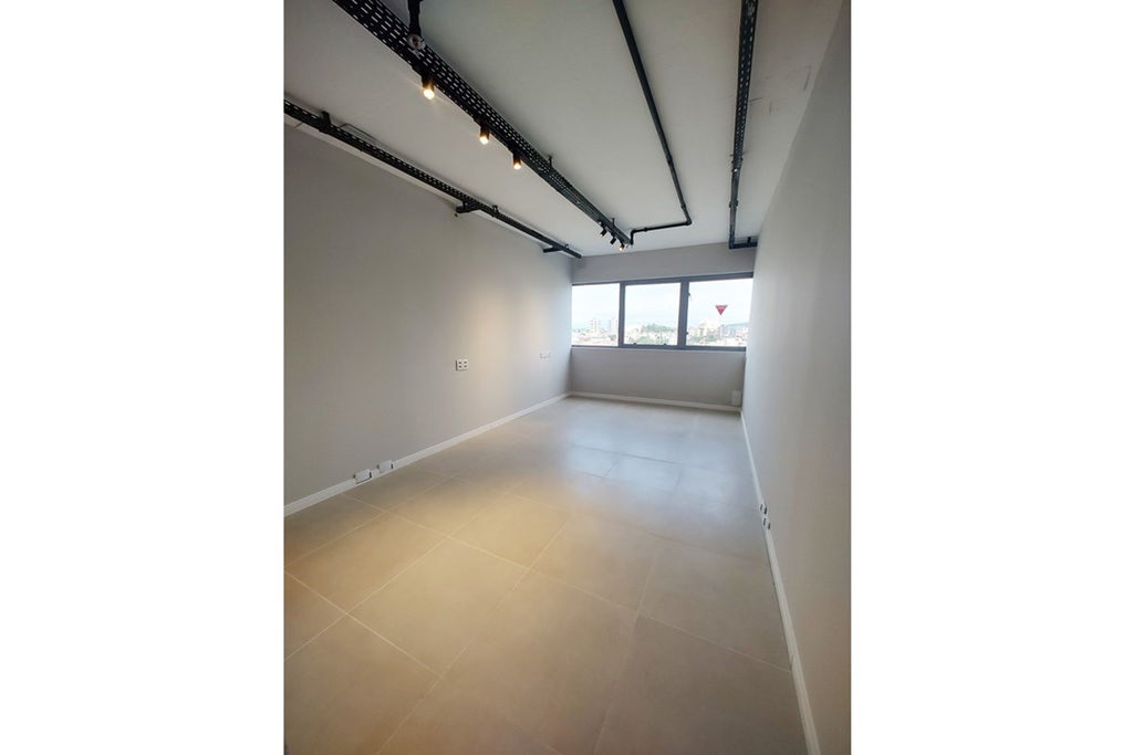 Sala para venda no bairro São Sebastião em Porto Alegre