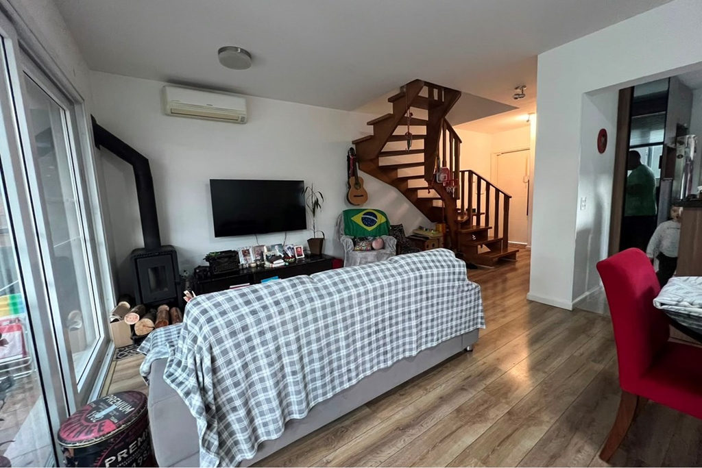 Casa em Condomínio para venda no bairro Lomba do Pinheiro em Porto Alegre
