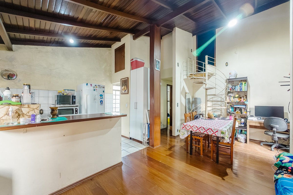 Casa para venda no bairro Centro em Canoas