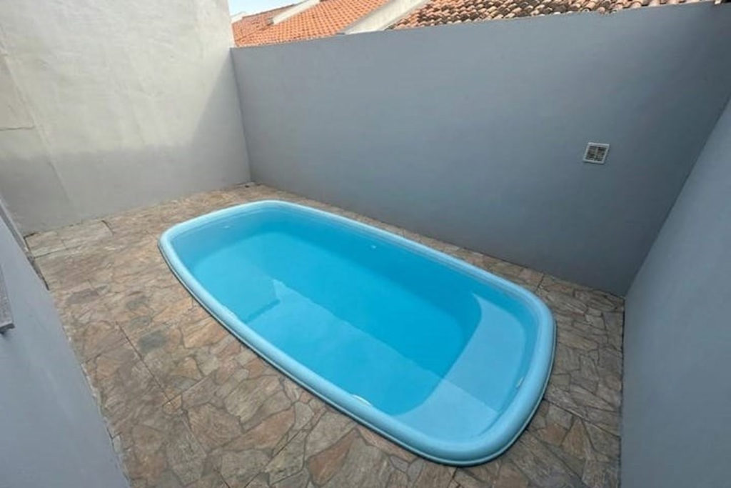 Casa para venda no bairro Guajuviras em Canoas