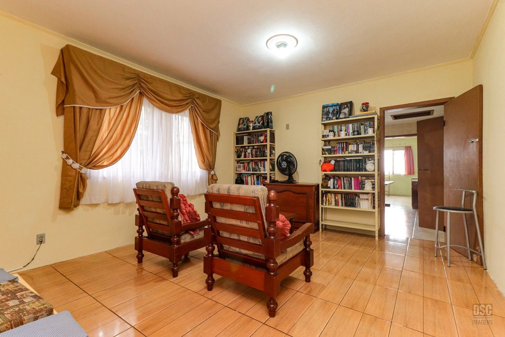 Casa para venda no bairro Vila Jardim em Porto Alegre