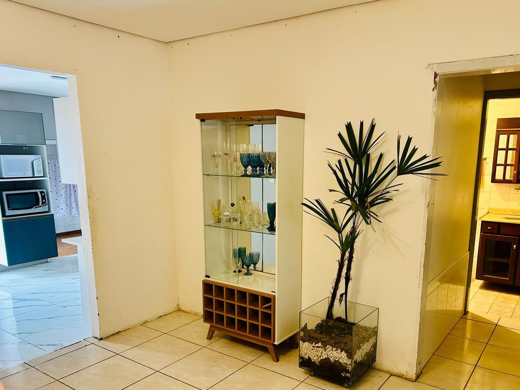 Casa para venda no bairro Vila Nova em Porto Alegre