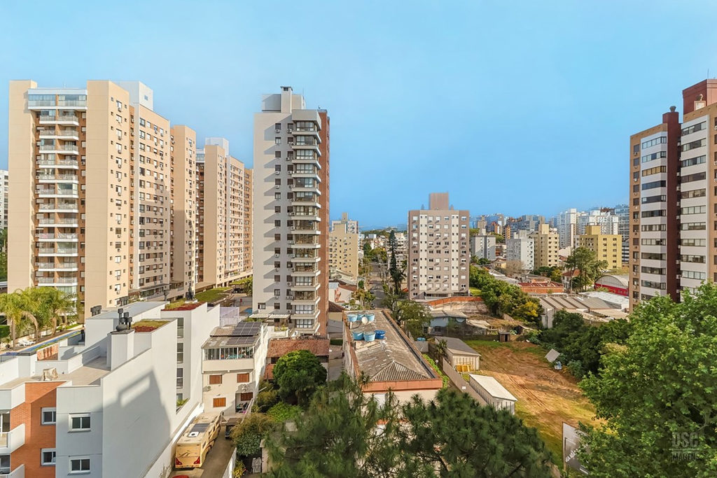 Apartamento para venda no bairro Passo da Areia em Porto Alegre