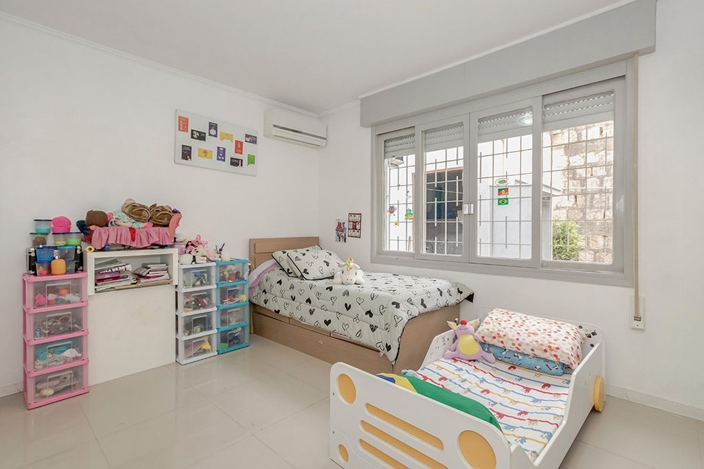 Casa para venda no bairro Três Figueiras em Porto Alegre