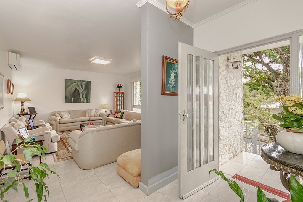 Casa para venda no bairro Três Figueiras em Porto Alegre