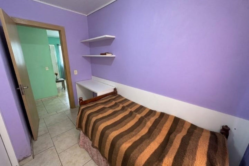 Casa para venda no bairro Guajuviras em Canoas