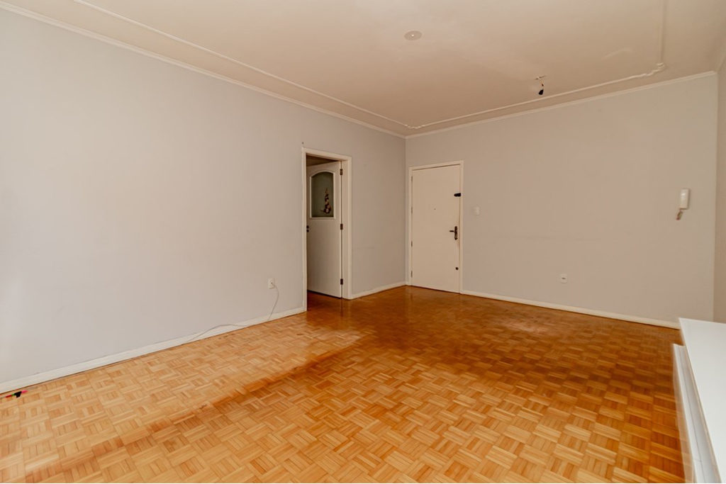 Apartamento para venda no bairro Medianeira em Porto Alegre