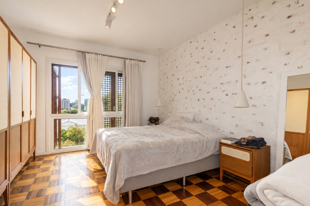 Casa para venda no bairro Três Figueiras em Porto Alegre