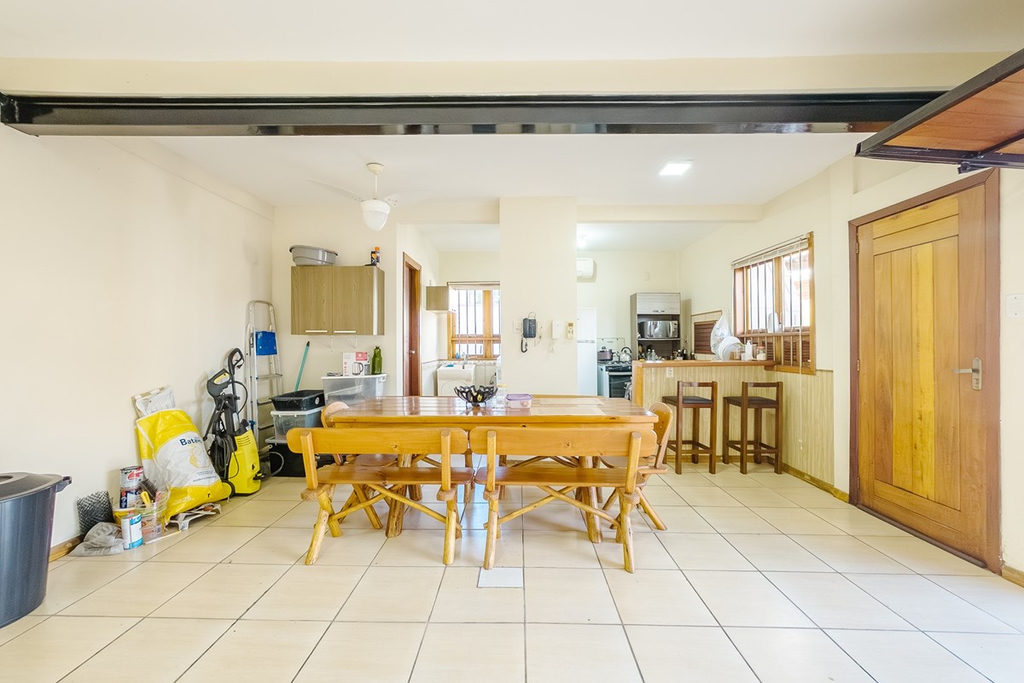 Casa para venda no bairro Centro em Canoas