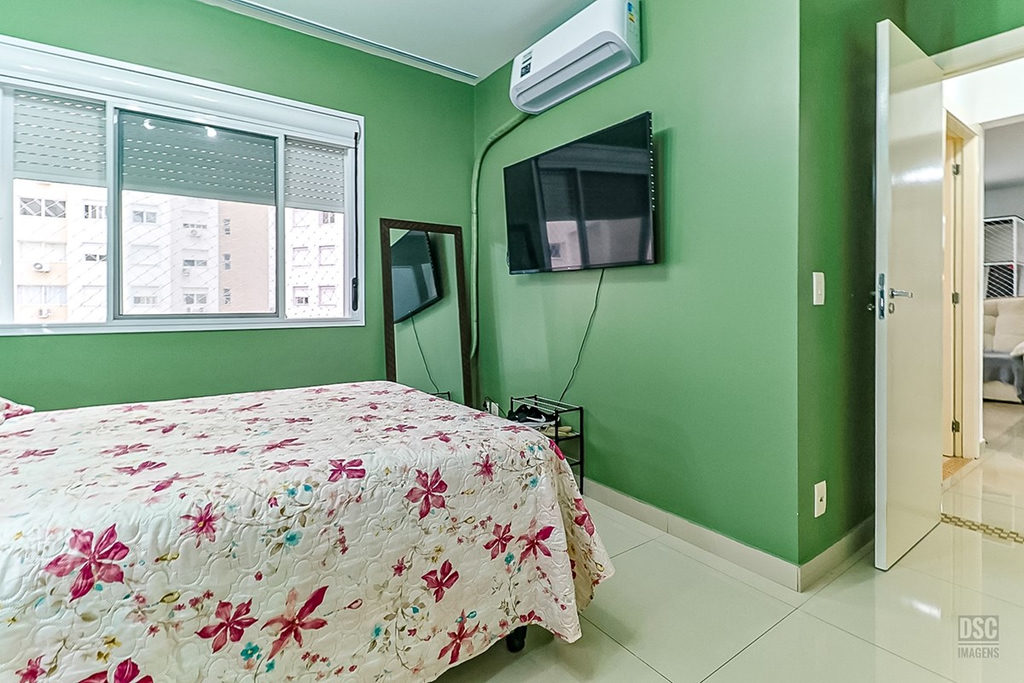 Apartamento para venda no bairro Vila Ipiranga em Porto Alegre