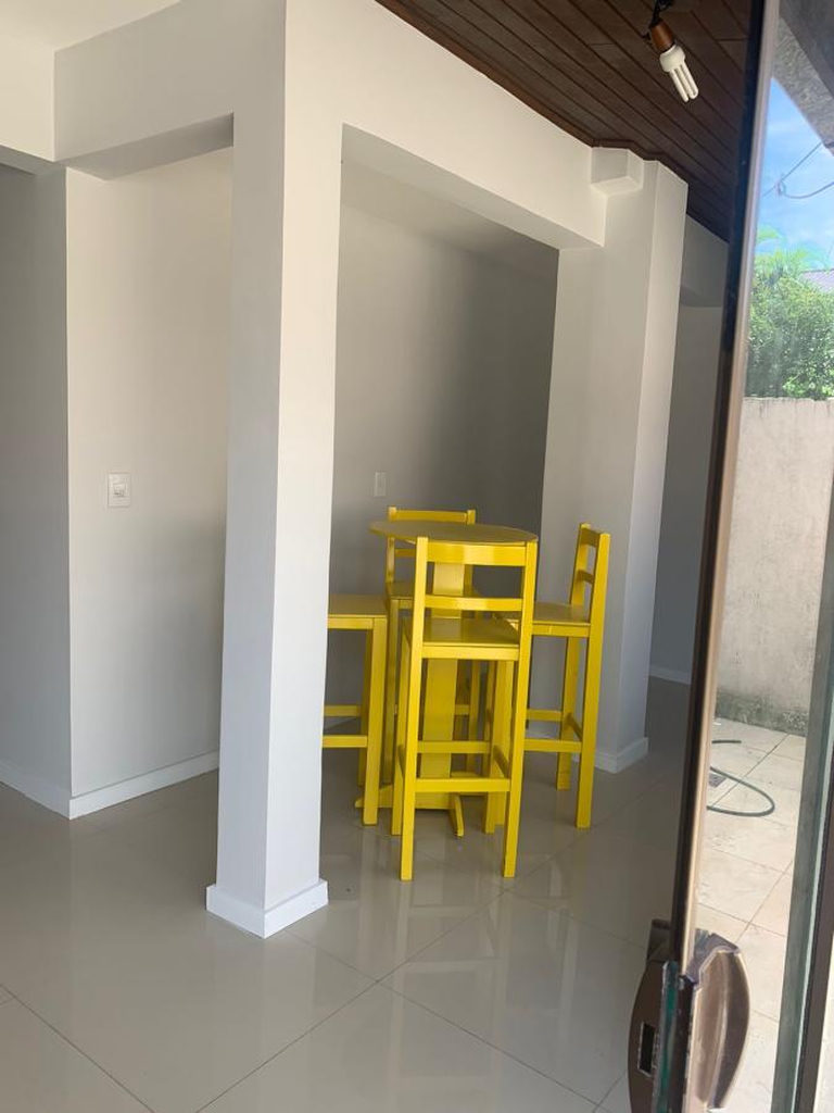 Casa para venda no bairro Guarujá em Porto Alegre