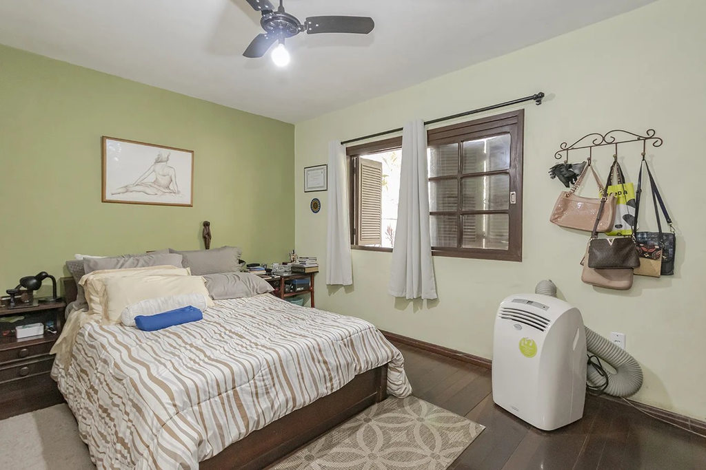 Casa para venda no bairro Jardim Botânico em Porto Alegre