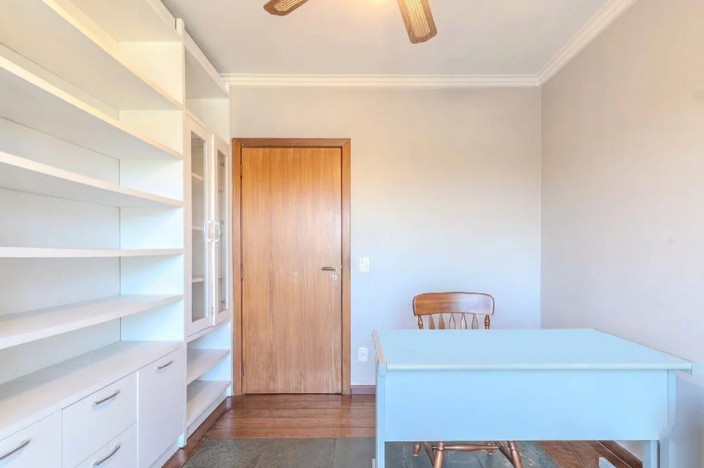 Casa para venda no bairro Jardim São Pedro em Porto Alegre