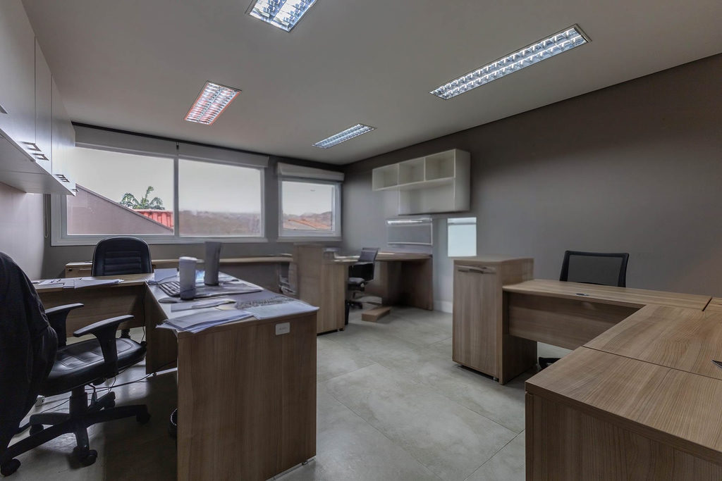 Edifício Comercial para venda no bairro Três Figueiras em Porto Alegre
