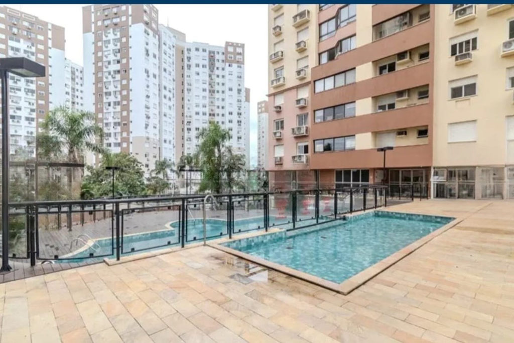 Apartamento para venda no bairro Vila Ipiranga em Porto Alegre