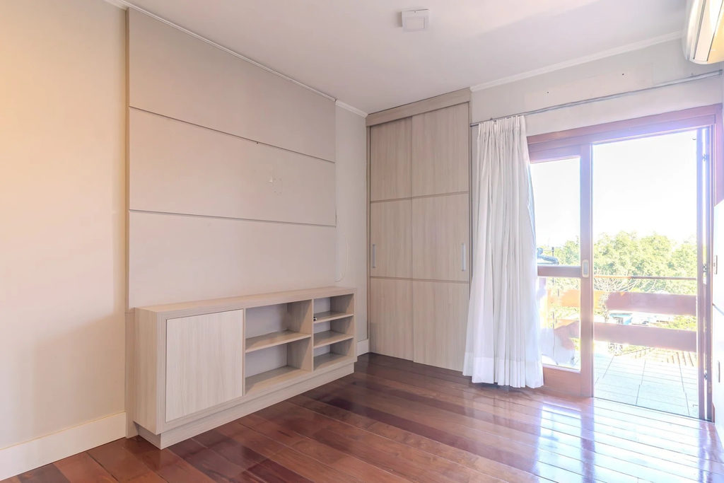 Casa para venda no bairro Jardim São Pedro em Porto Alegre
