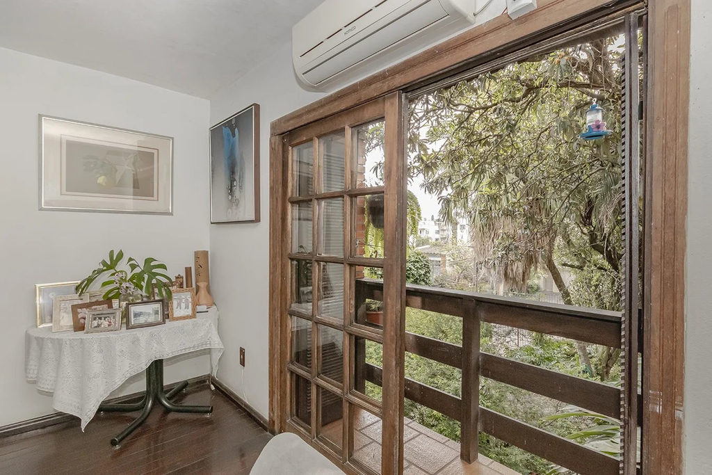 Casa para venda no bairro Jardim Botânico em Porto Alegre