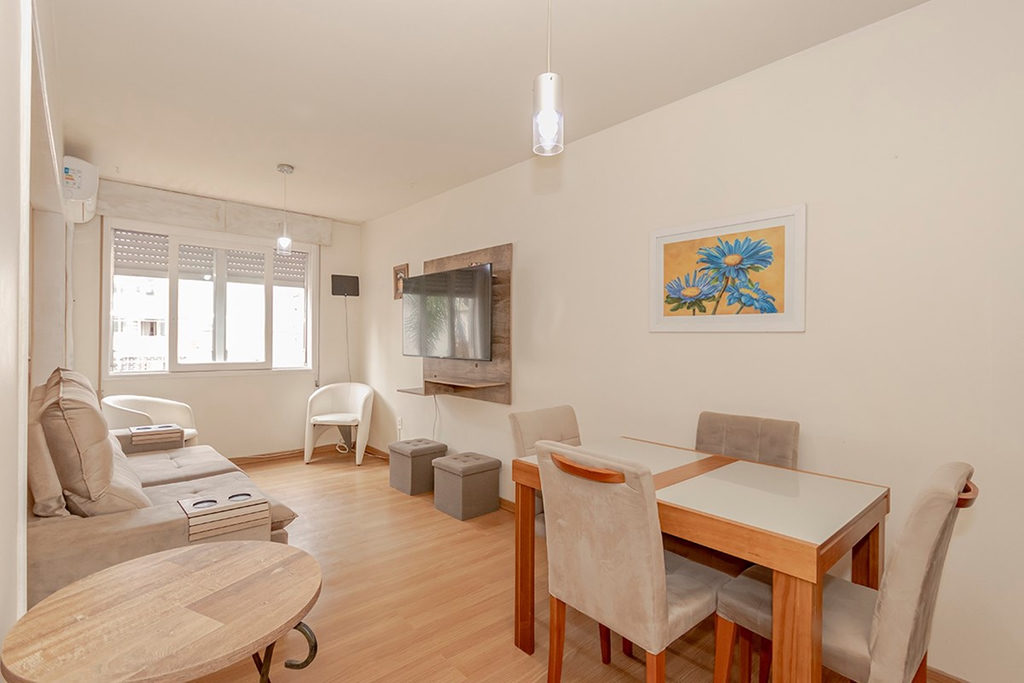 Apartamento para venda no bairro Vila Ipiranga em Porto Alegre