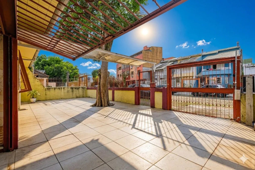 Casa para venda no bairro Partenon em Porto Alegre