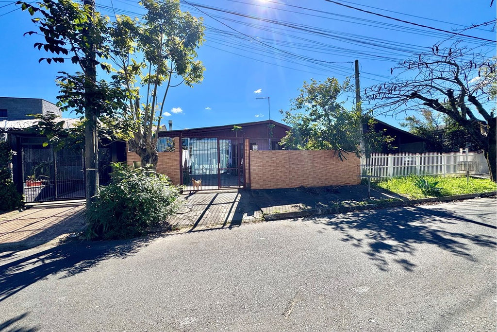 Casa para venda no bairro Igara em Canoas