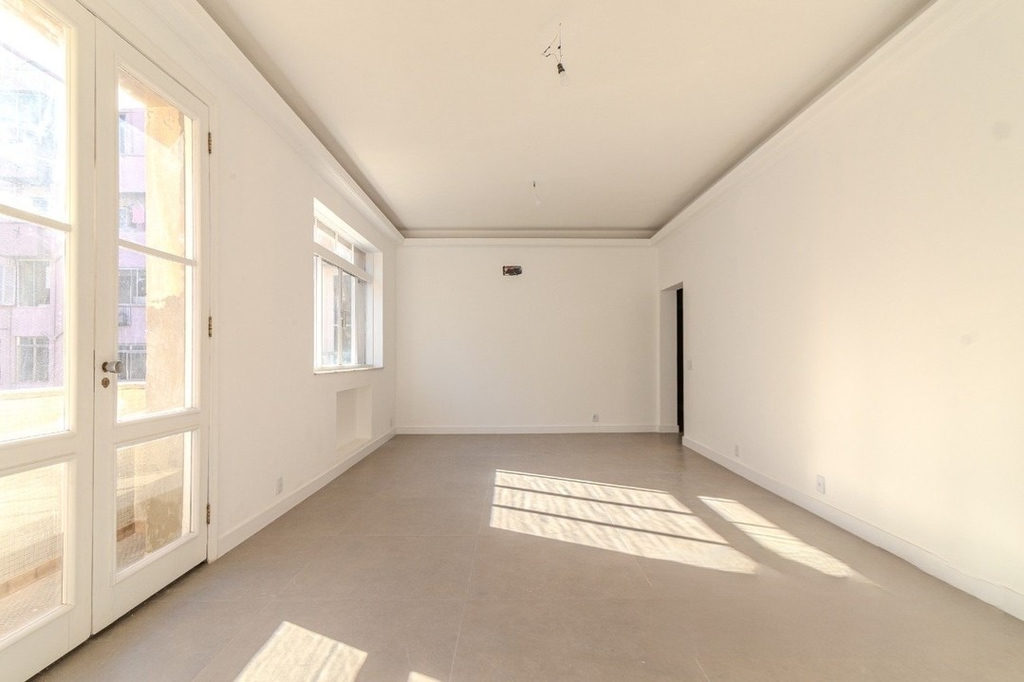Apartamento para venda no bairro Centro Histórico em Porto Alegre