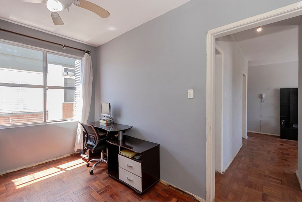 Apartamento para venda no bairro Medianeira em Porto Alegre