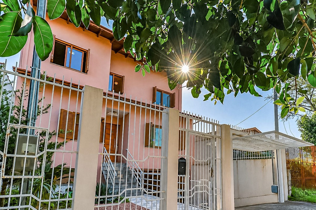 Casa para venda no bairro Jardim Planalto em Porto Alegre