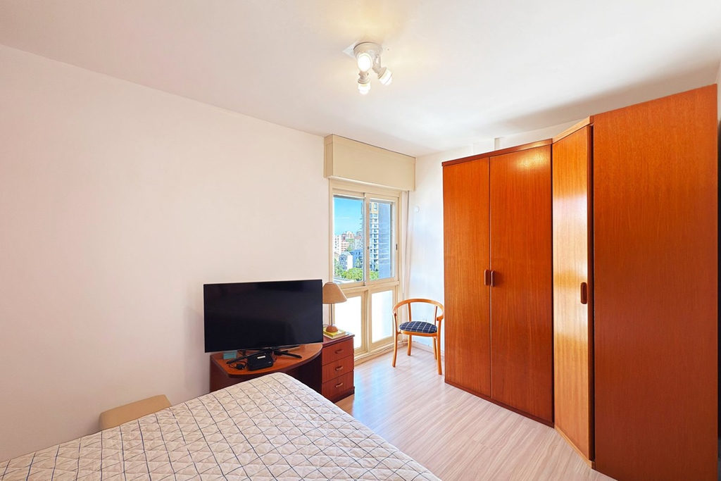 Apartamento para venda no bairro Menino Deus em Porto Alegre