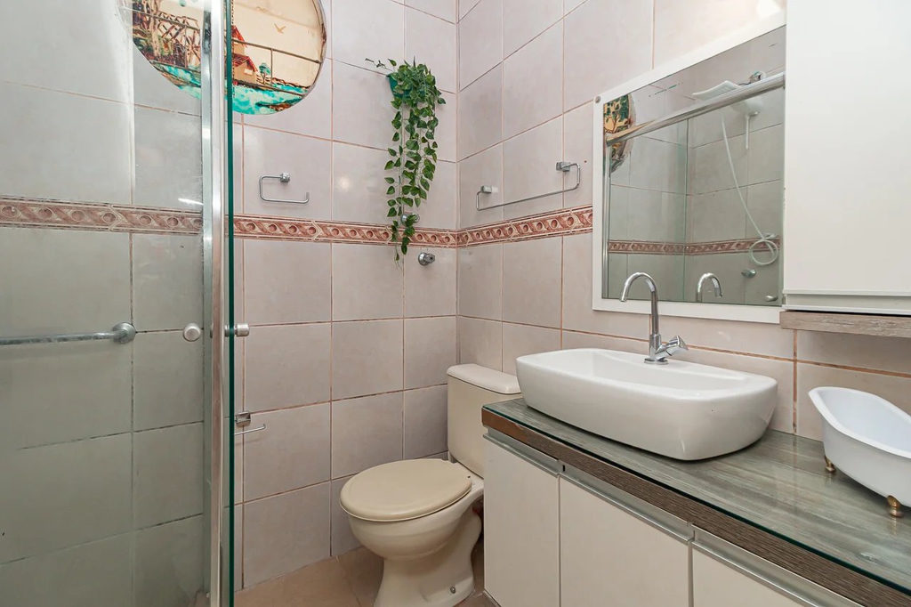 Casa para venda no bairro Jardim Itu Sabará em Porto Alegre