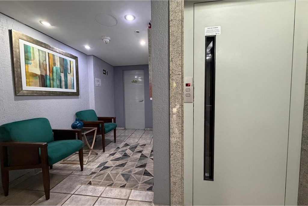 Sala para venda no bairro Petrópolis em Porto Alegre
