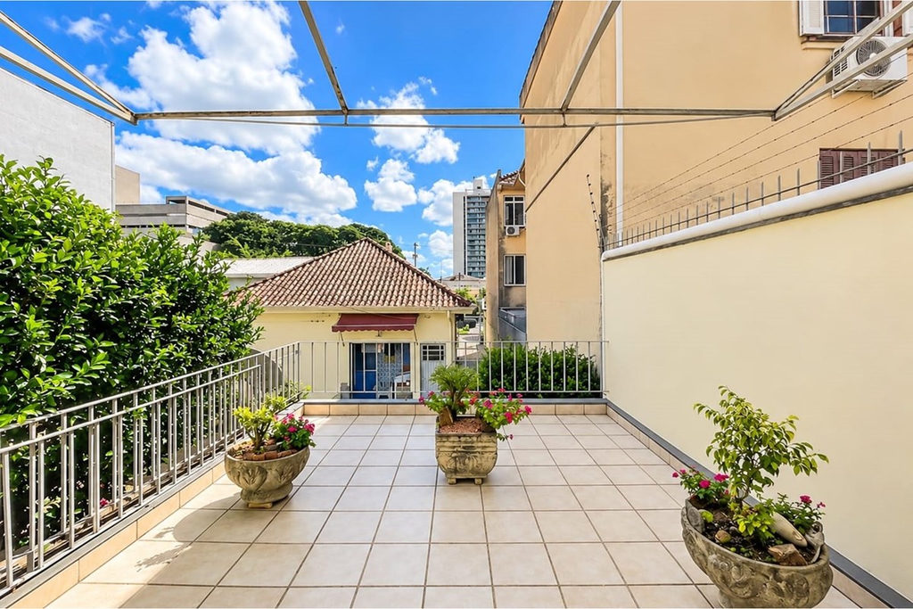 Casa para venda no bairro Menino Deus em Porto Alegre