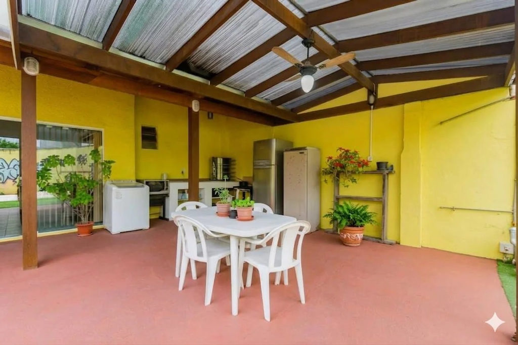 Casa para venda no bairro Partenon em Porto Alegre