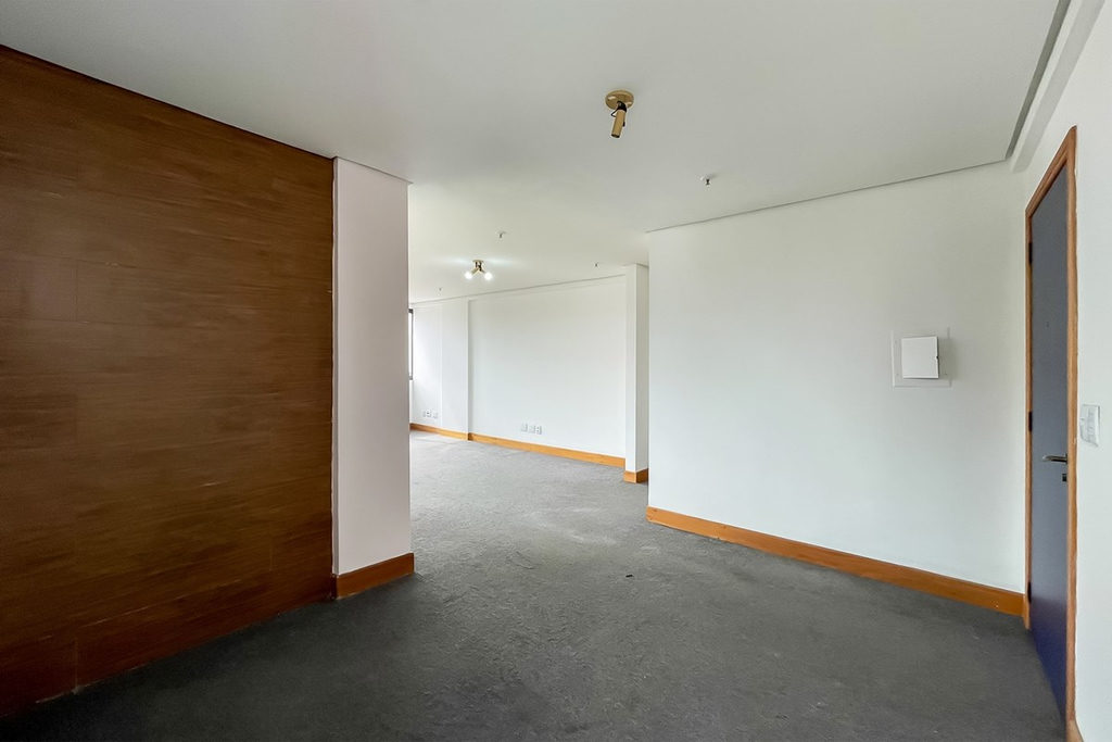 Sala para venda no bairro Petrópolis em Porto Alegre
