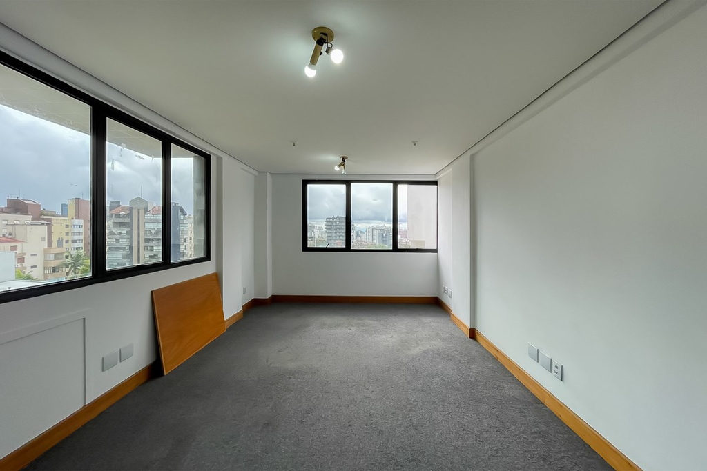 Sala para venda no bairro Petrópolis em Porto Alegre